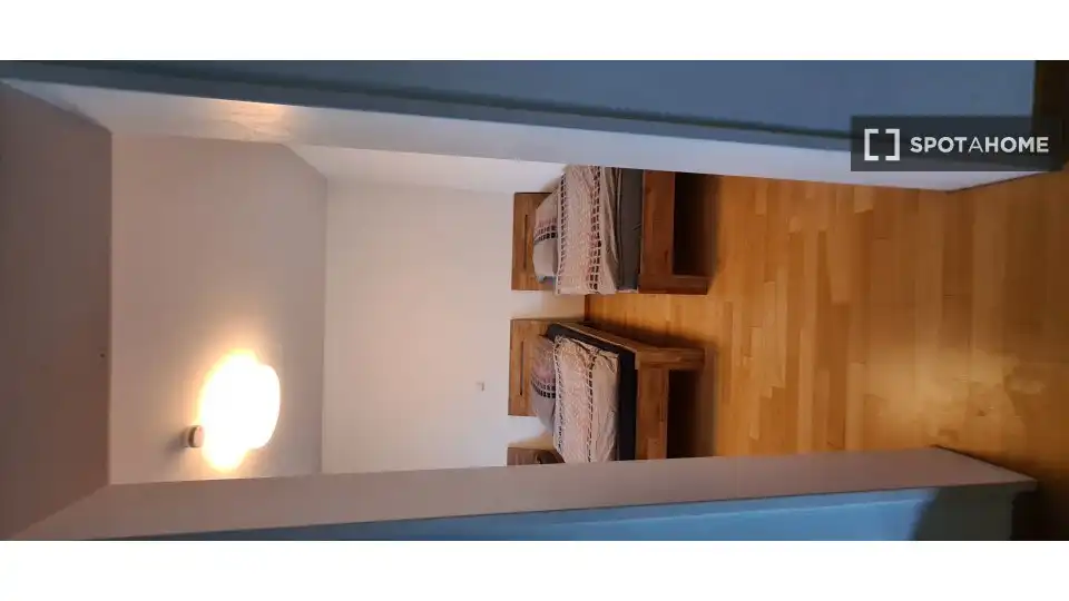 Habitación de Apartamento para compartir en Las Navas de la Concepción con Aire acondicionado, Terraza y Amueblado