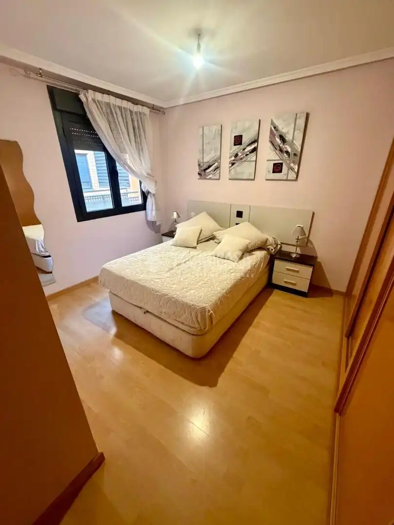 Habitación de Piso en venta en Cedillo del Condado con Aire acondicionado, Terraza y Piscina