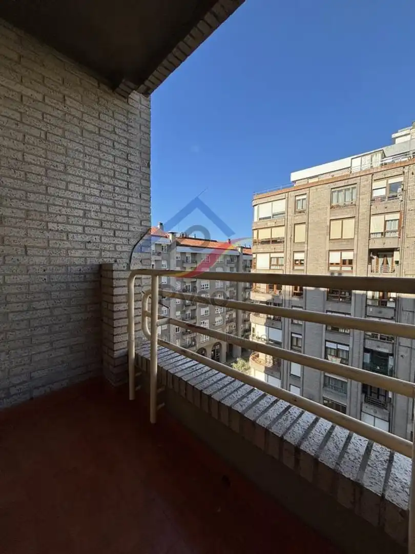 Terrassa de Pis de lloguer en Santander amb Calefacció, Rentadora i Balcó