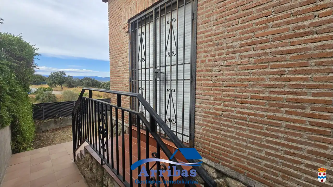 Vista exterior de Casa o chalet en venta en El Casar de Escalona con Calefacción, Jardín privado y Terraza