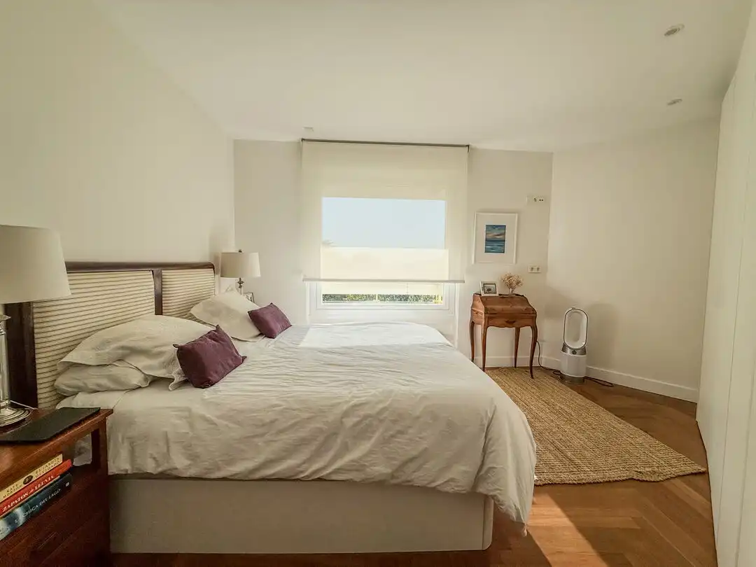 Schlafzimmer von Wohnung zur Miete in Donostia - San Sebastián  mit Heizung, Privatgarten und Terrasse