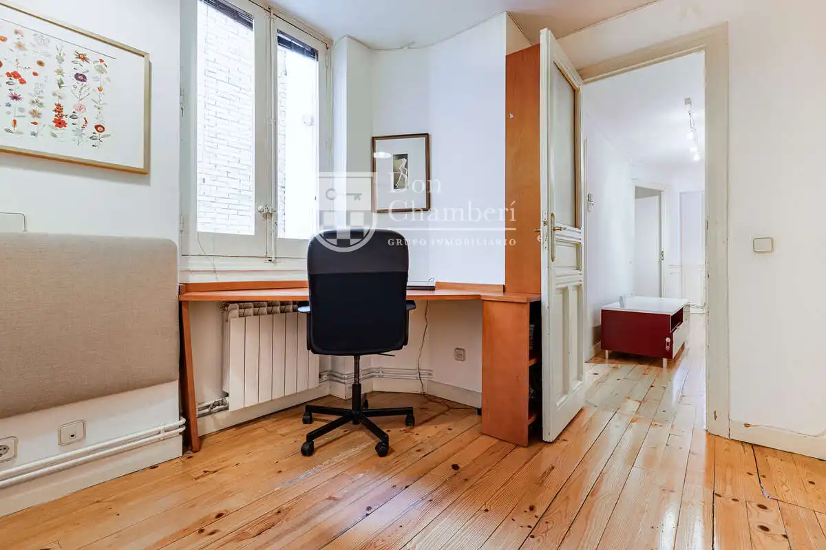 Bedroom of Flat for sale in Madrid  with Heating and Furnished