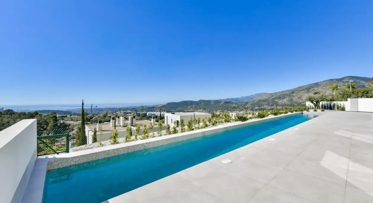 Maison rustique avec piscine à vendre à Golf Bahía, imagen 2