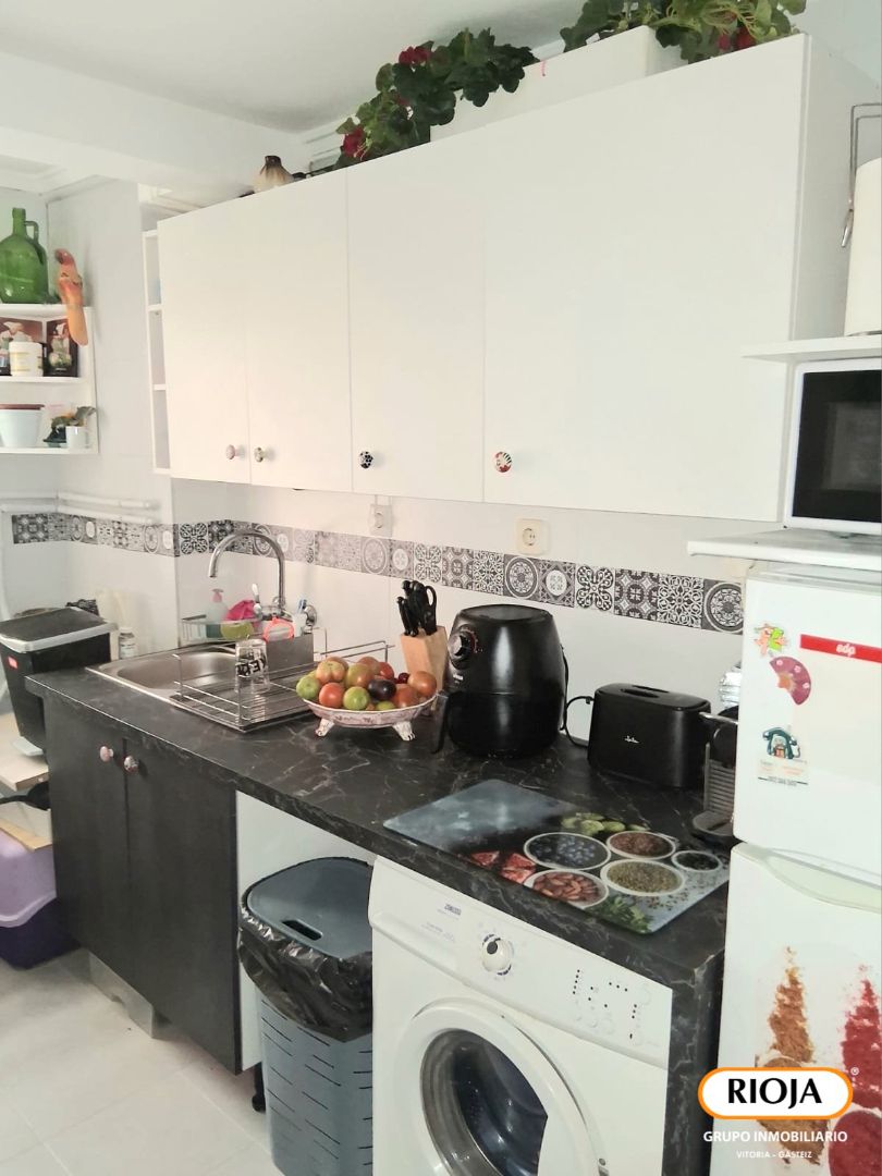 Kitchen of Flat for sale in Vitoria - Gasteiz  with Furnished