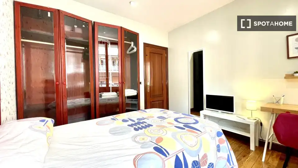 Room in Abandoibarra - Guggenheim