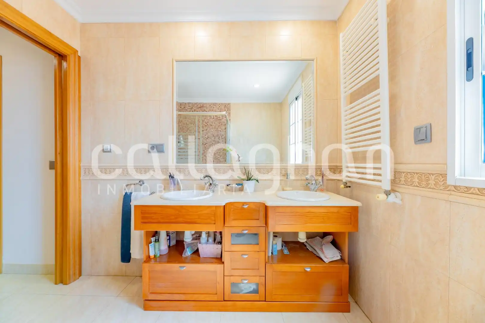 Bany de Casa o xalet en venda en Sagunto / Sagunt amb Calefacció, Jardí privat i Terrassa