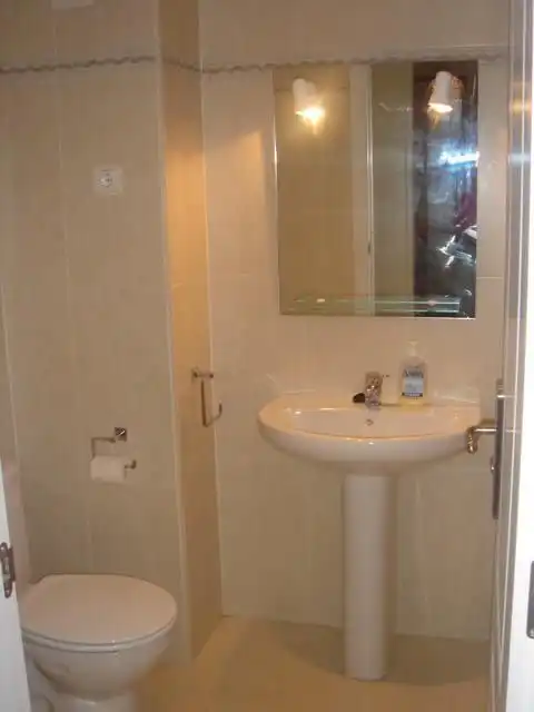 Baño de Piso de alquiler en Algeciras con Amueblado y Piscina comunitaria