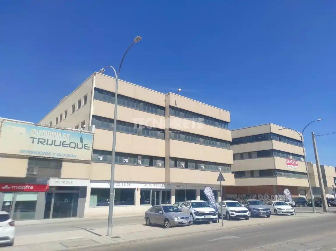 Vista exterior de Estudi en venda en Guadalajara