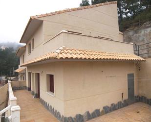 Vista exterior de Casa adosada de lloguer en Vallirana amb Calefacció, Jardí privat i Terrassa