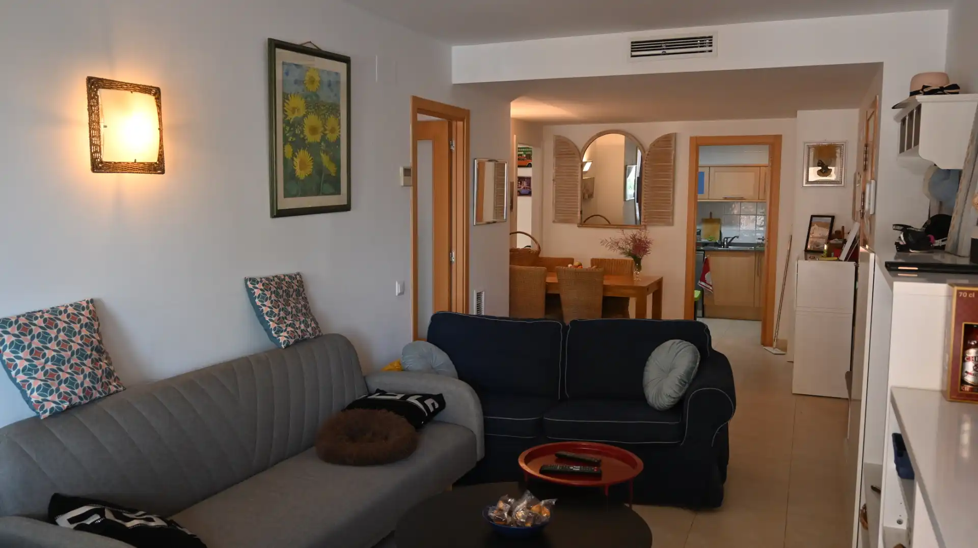 Wohnzimmer von Wohnungen zum Verkauf in L'Escala mit Klimaanlage, Terrasse und Möbliert