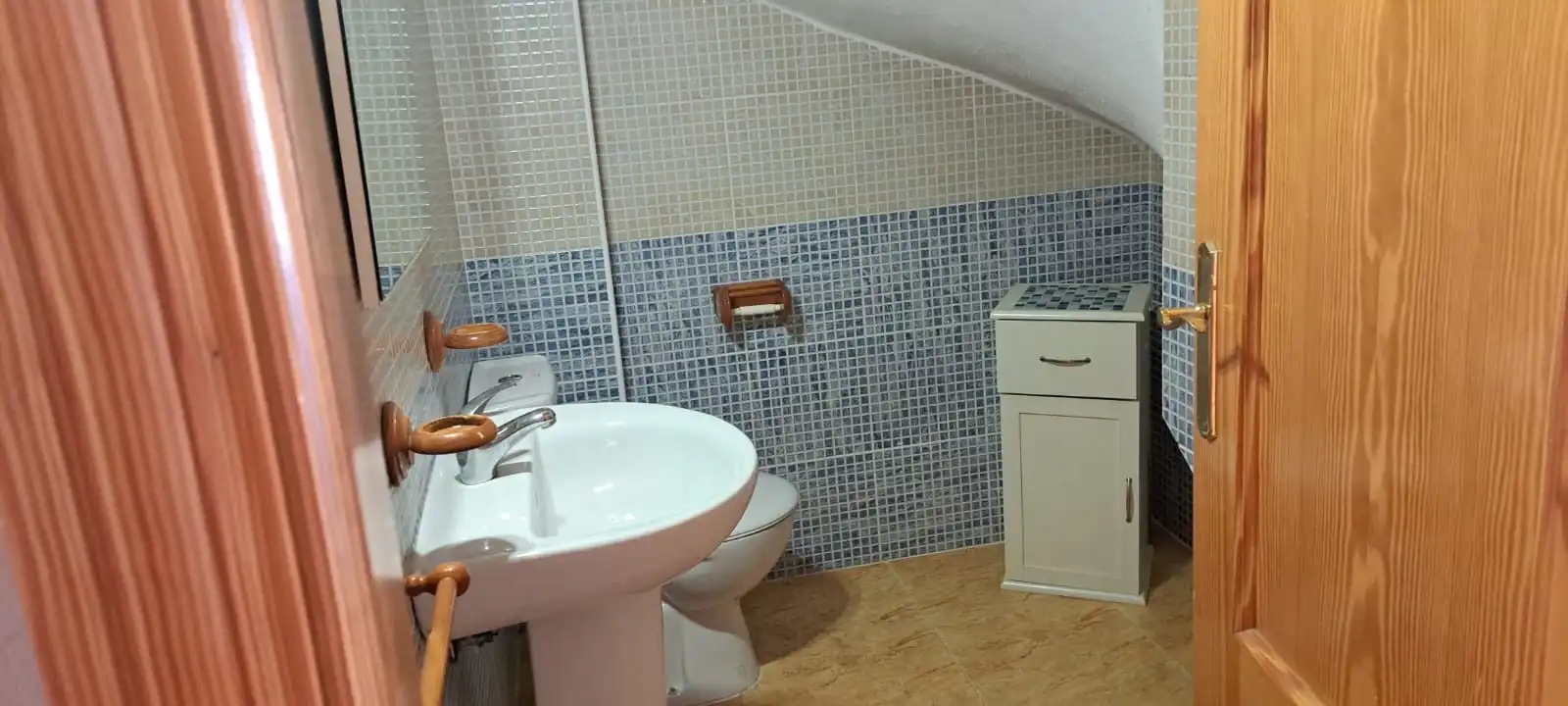 Bany de Dúplex de lloguer en Orihuela amb Aire condicionat, Calefacció i Terrassa