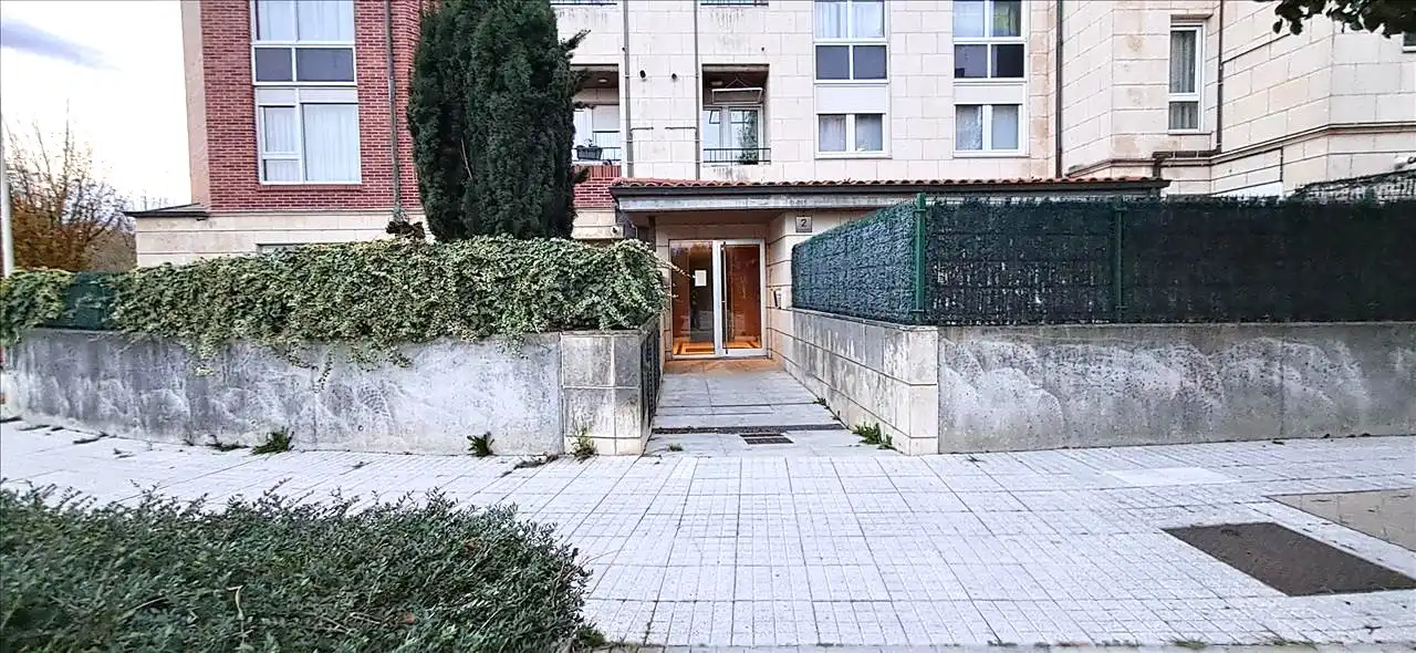 Vista exterior de Piso en venta en Santa Cruz de Bezana