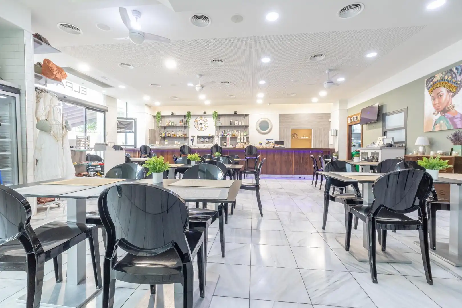 Edificio en venta en Avenida Juan Carlos I, Campos del Río