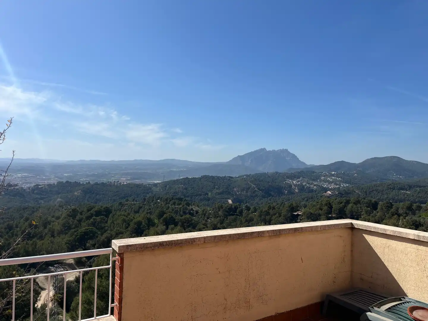 Vista exterior de Casa adosada en venda en Ullastrell amb Aire condicionat, Calefacció i Jardí privat