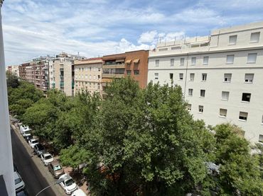 Pis amb ascensor en venda a Calle del Alcalde Sainz de Baranda