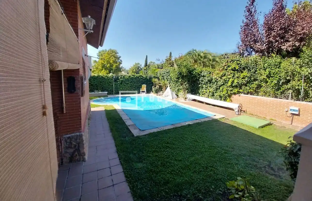 Villa con piscina in vendita a  Urbanizaciones, imagen 8