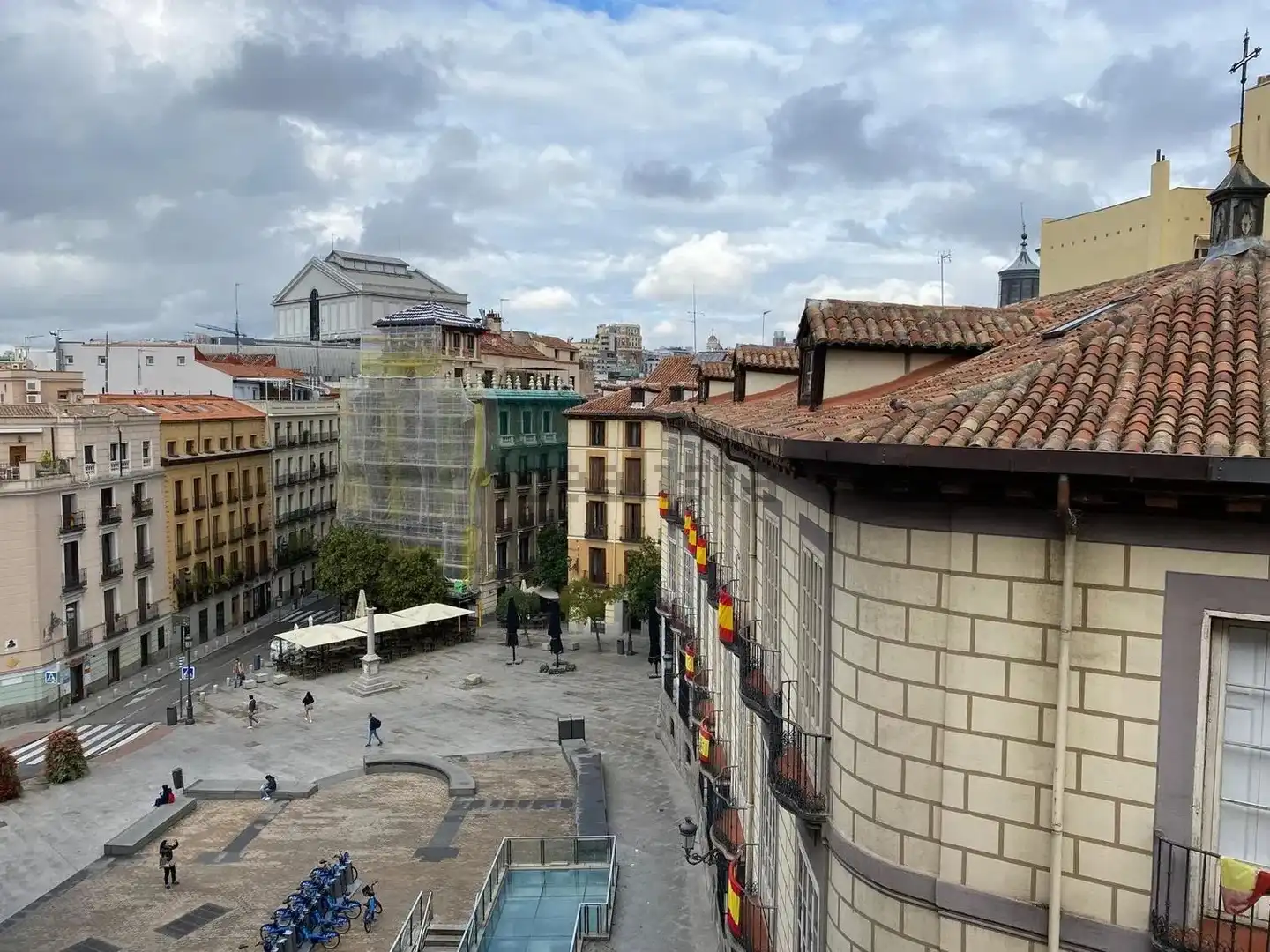 Exterior view of Flat for rent in Madrid  with Air Conditioner, Heating and Oven