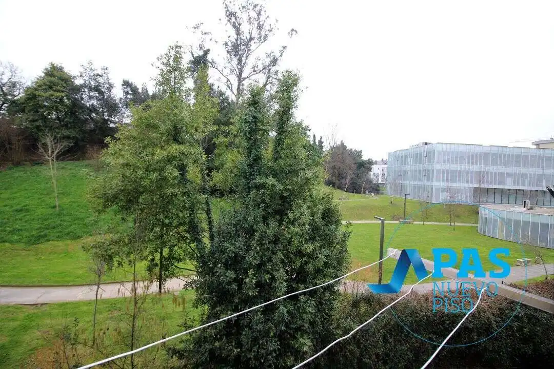 Piso en venta en Torrelavega  con Terraza y Balcón