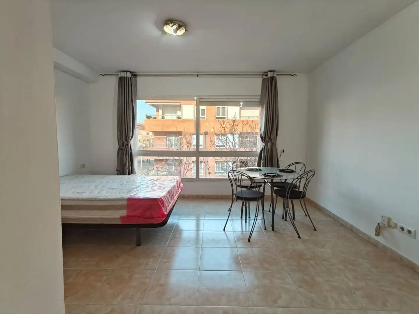 Habitación de Piso en venta en Girona con Calefacción