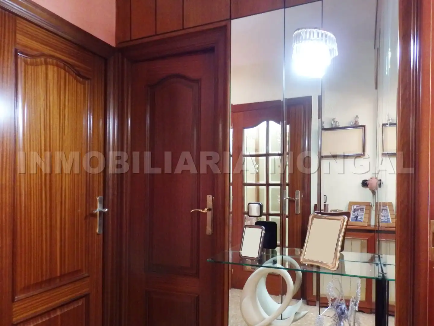 Casa a schiera con terrazza in vendita a Carrer de l'Abat Escarré, imagen 10