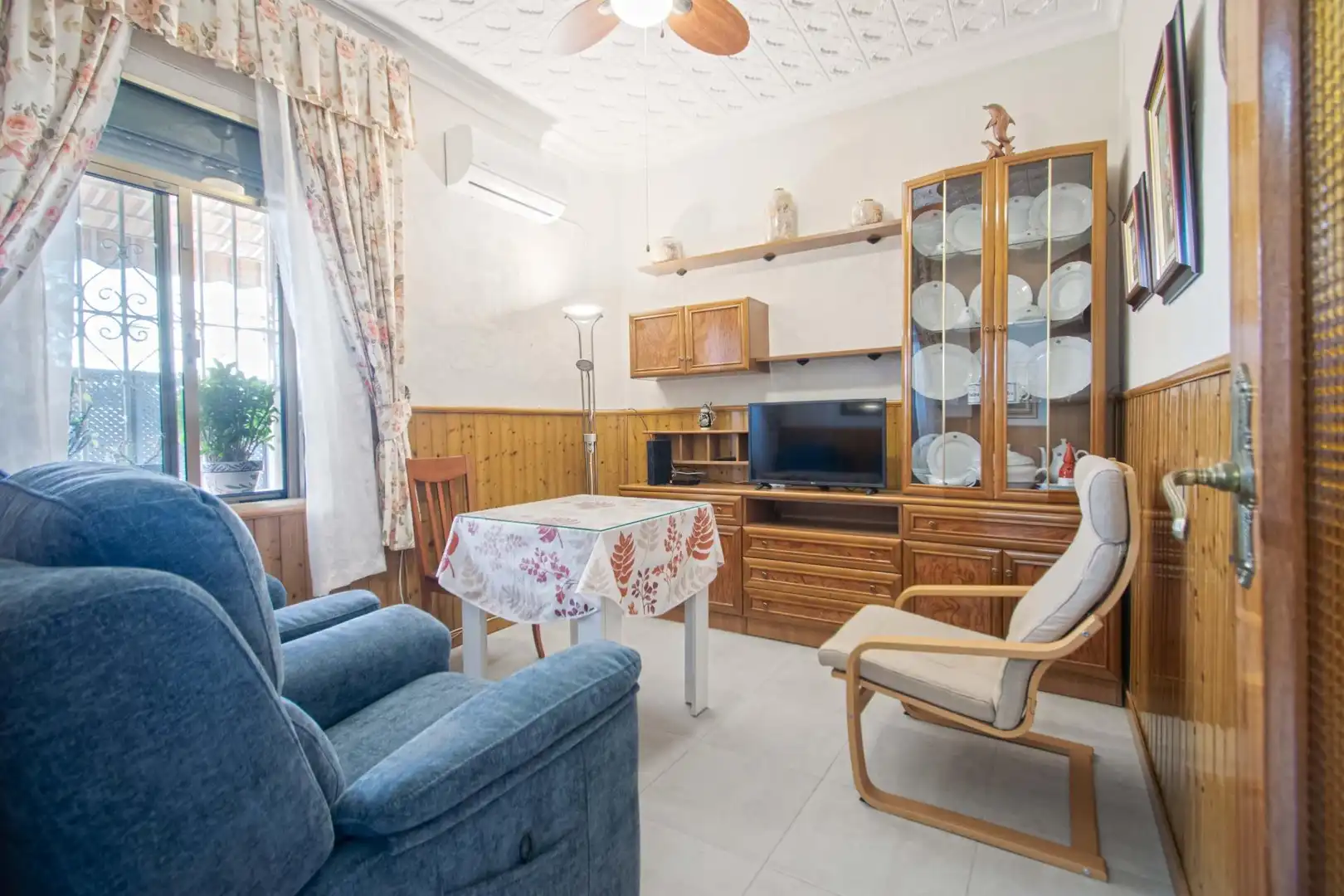 Wohnzimmer von Haus oder Chalet zum Verkauf in Sevilla mit Klimaanlage, Terrasse und Abstellraum