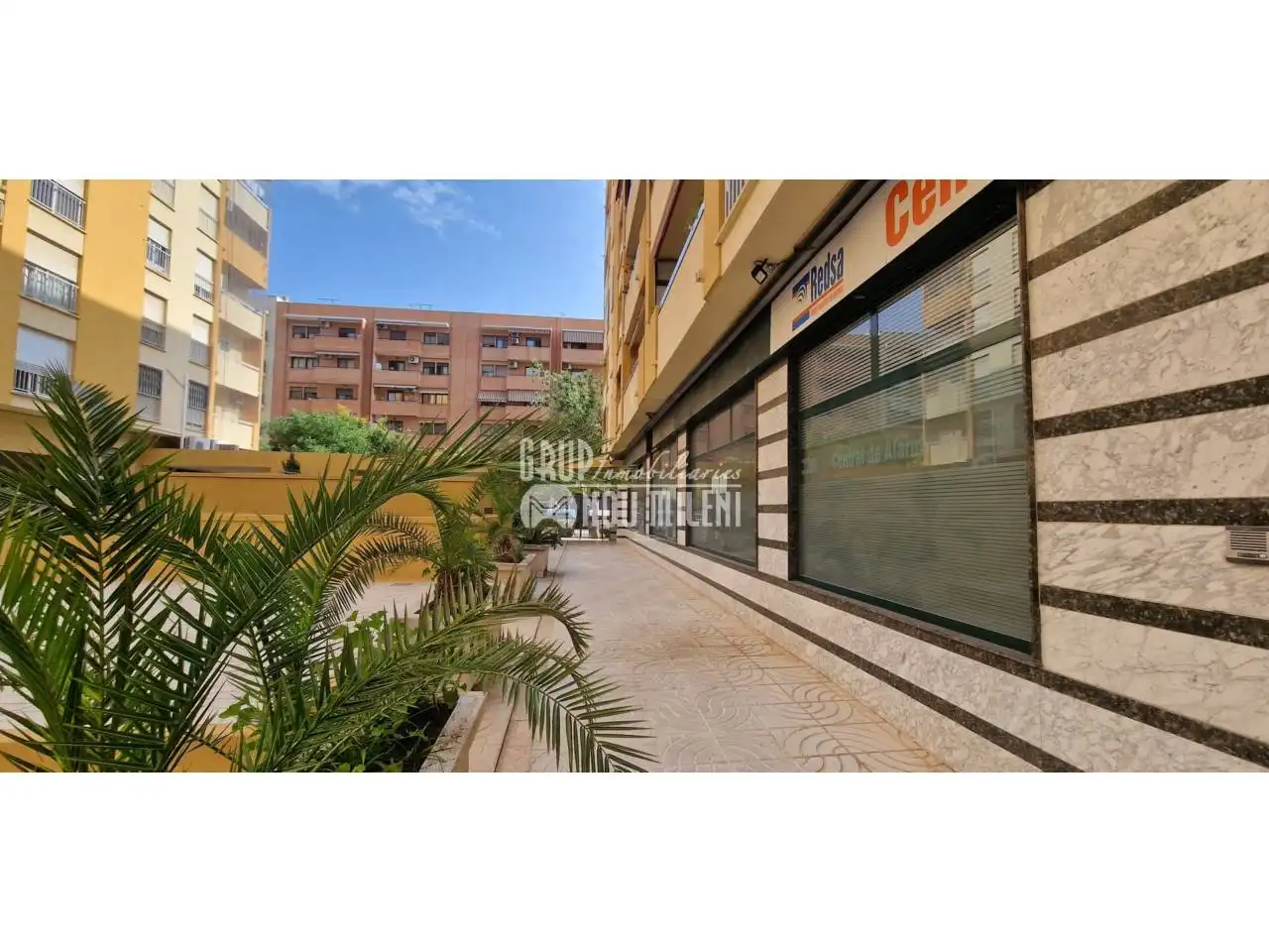 Exterior view of Commercial properties for rent in Valencia