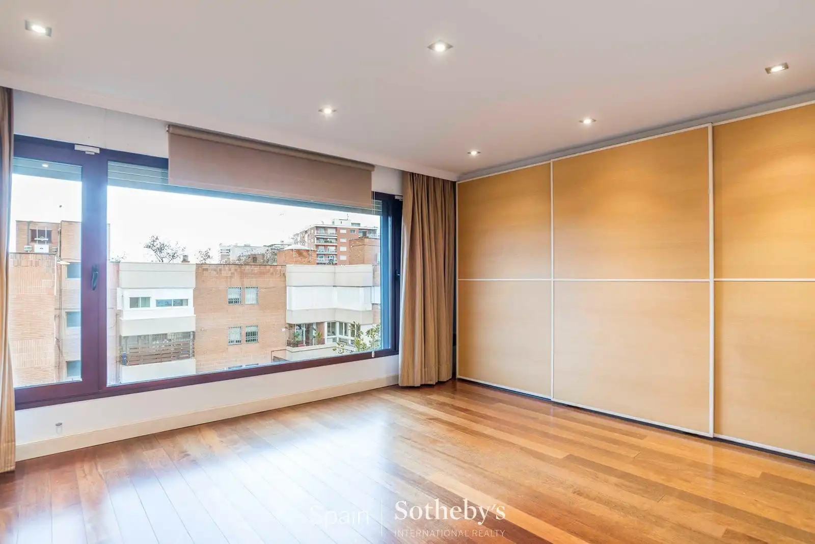 Habitación de Dúplex de alquiler en Madrid con Aire acondicionado, Calefacción y Trastero