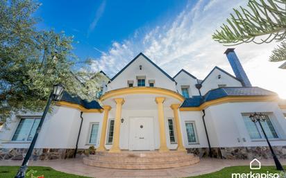 Exterior view of House or chalet for sale in Sant Boi de Llobregat  with Heating, Private garden and Parquet flooring