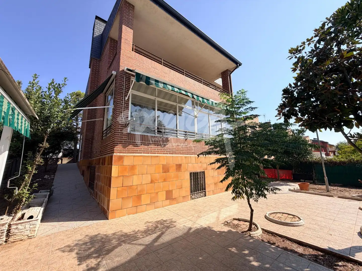 Exterior view of Houses for sale in Sevilla la Nueva  with Heating, Private garden and Terrace