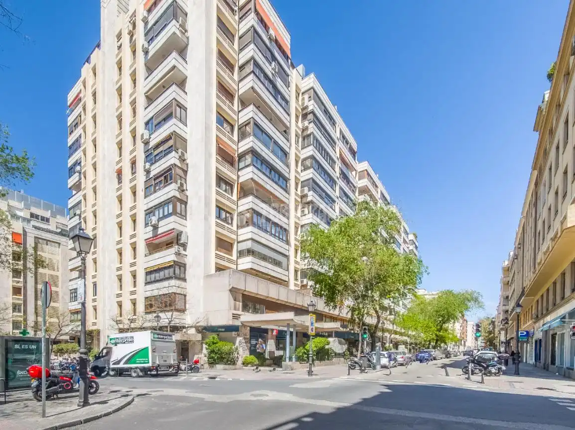 Vista exterior de Piso en venta en  Madrid Capital con Aire acondicionado y Calefacción
