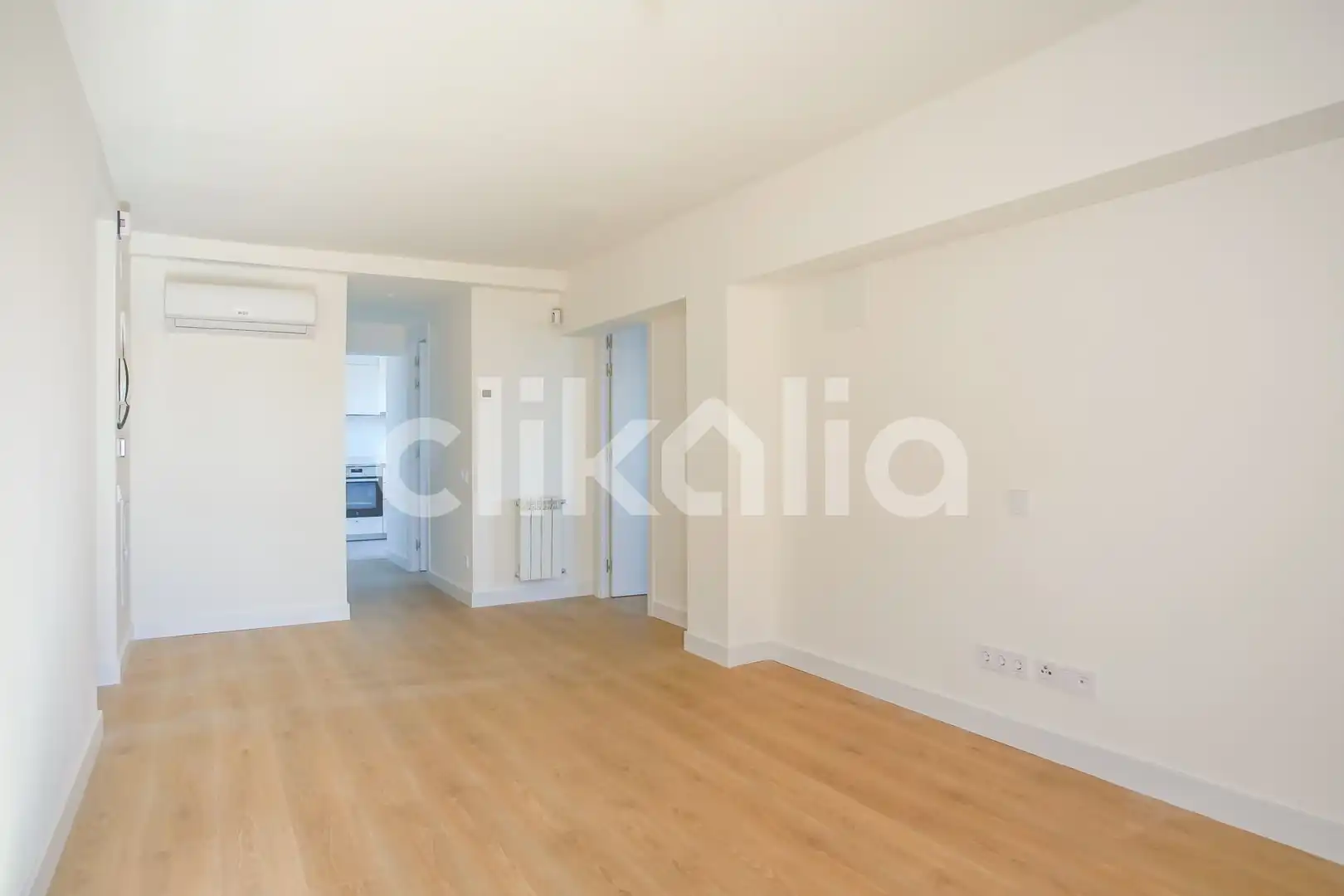 Bedroom of Flat for sale in Madrid  with Air Conditioner and Heating