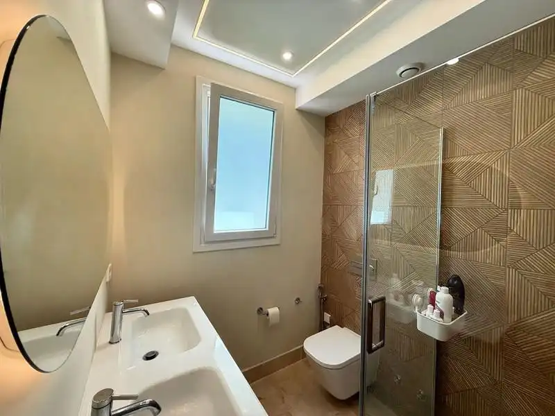 Bathroom of Ground floor for rent in Marbella  with Air Conditioner, Heating and Terrace