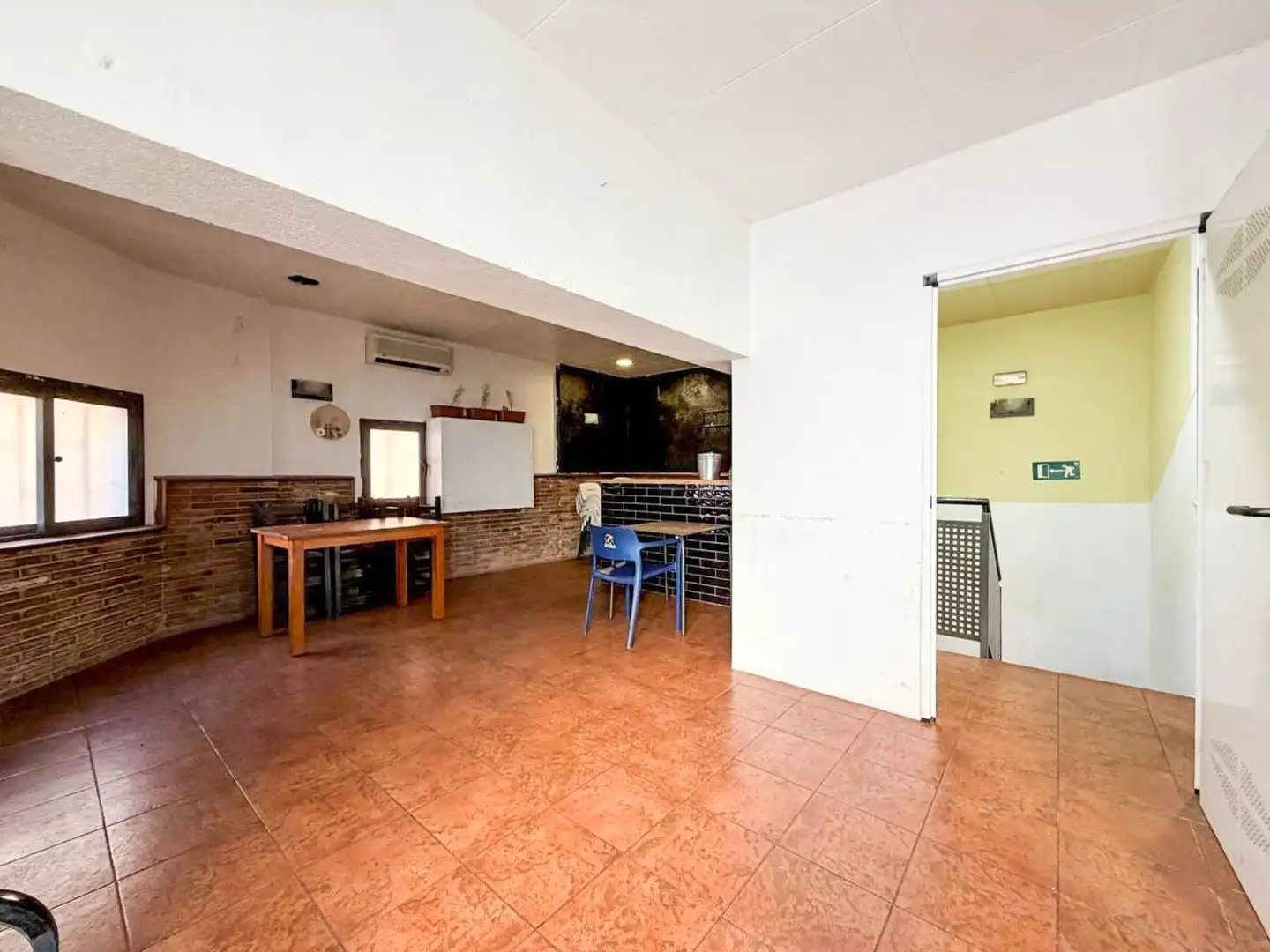 Commercial properties for sale in Barcelona  with Air Conditioner and Heating