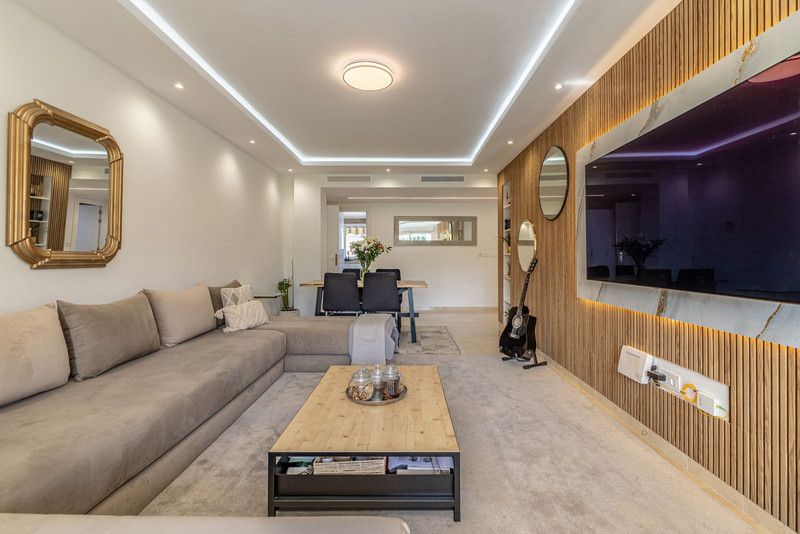 Living room of Apartment for sale in Marbella  with Air Conditioner, Terrace and Swimming Pool