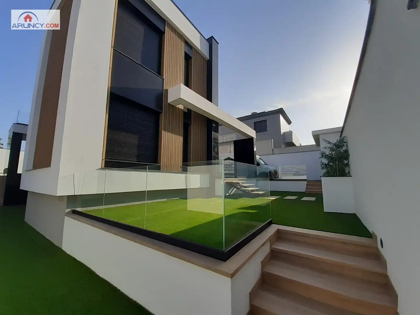 Exterior view of Houses for sale in Montequinto  with Air Conditioner, Private garden and Storage room