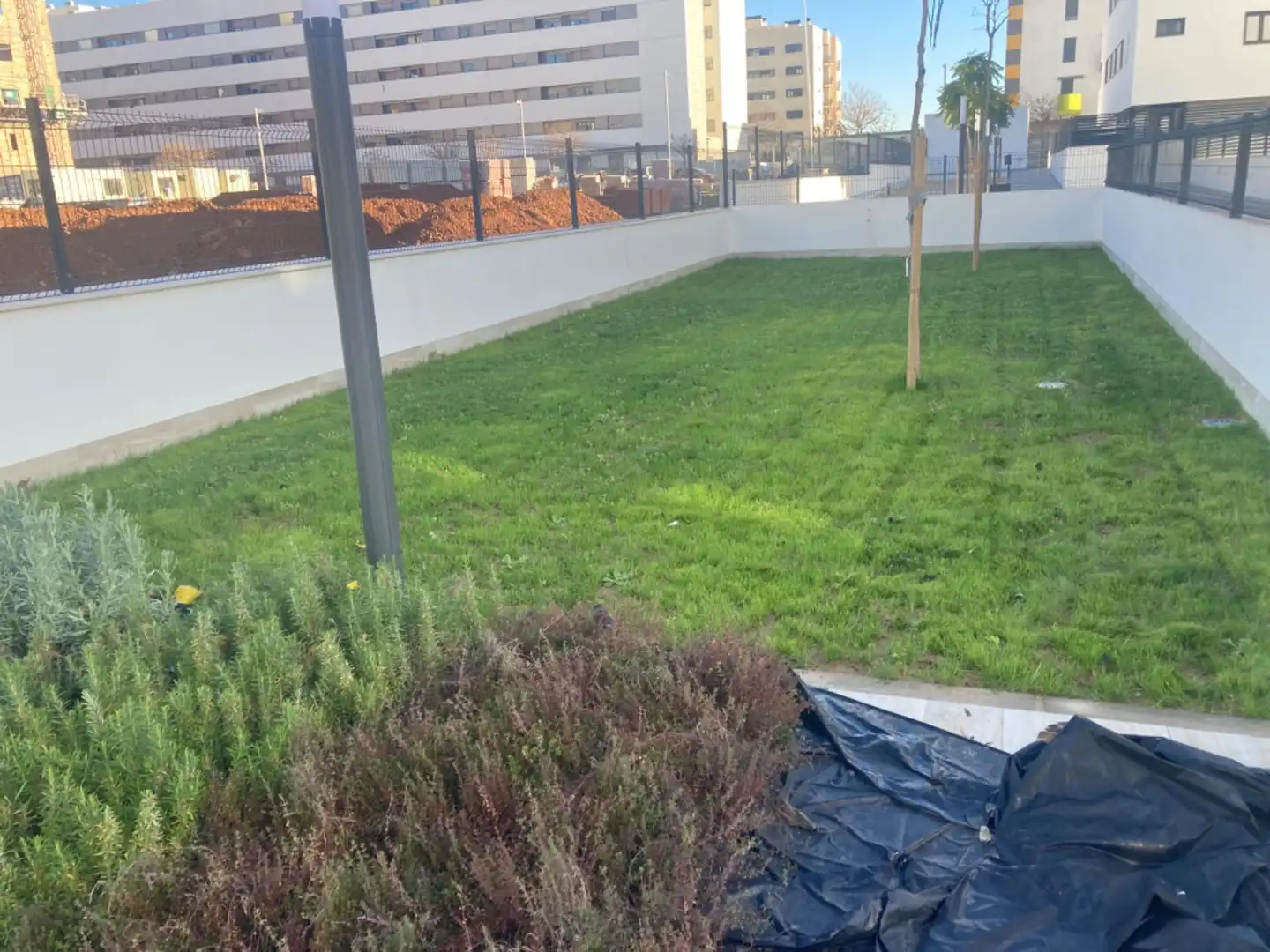 Flat for rent in Poniente-Norte - Miralbaida - Parque Azahara