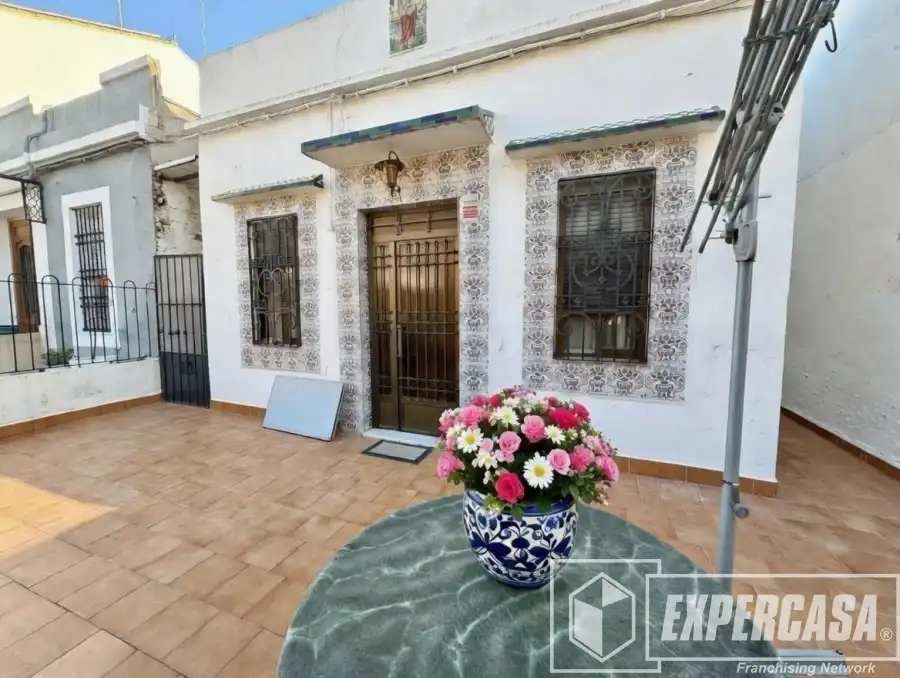 Vista exterior de Casa o chalet en venta en Valencia con Terraza y Trastero