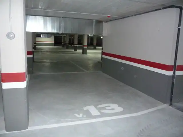 Parking of Garage for rent in Valencia