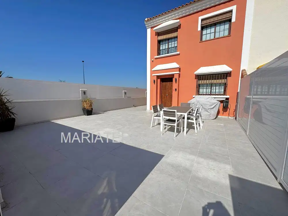 Terrassa de Casa adosada en venda en Roda