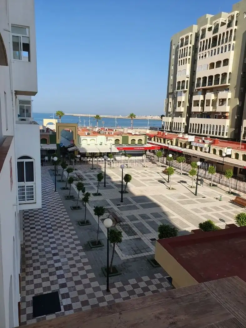 Flat with pool to rent in Paseo Marítimo 15