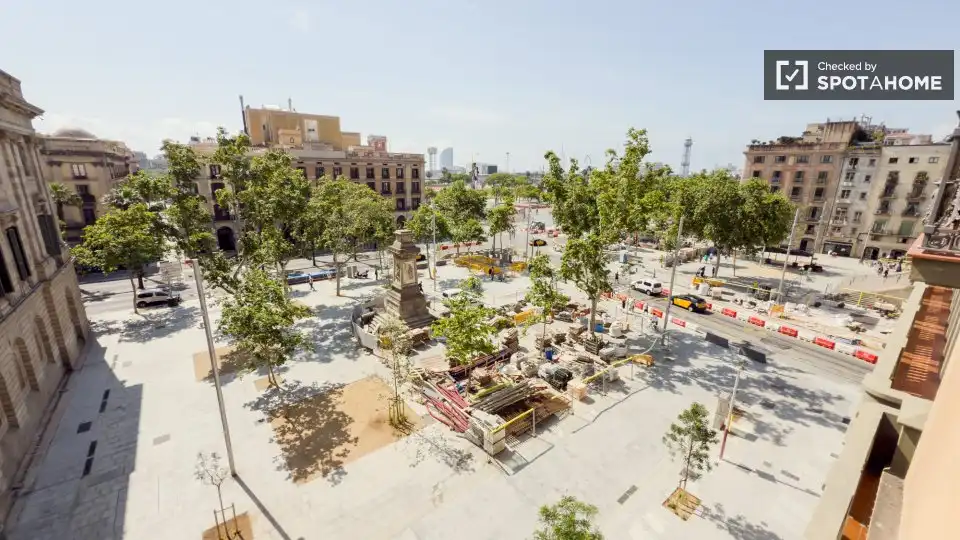Appartamento con terrazza in affitto a Ciutat Vella, imagen 14