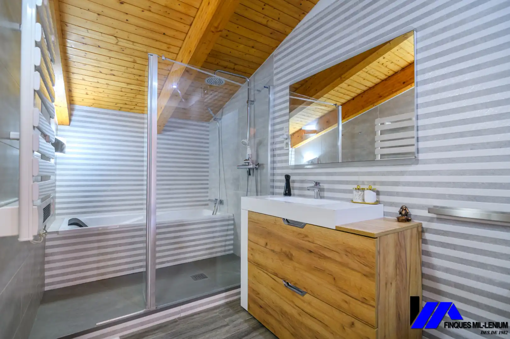 Baño de Dúplex en venta en Gavà con Aire acondicionado, Calefacción y Parquet