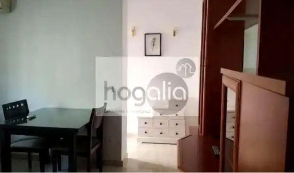 Piso de alquiler en El Plantinar – Avda. La Paz - El Juncal