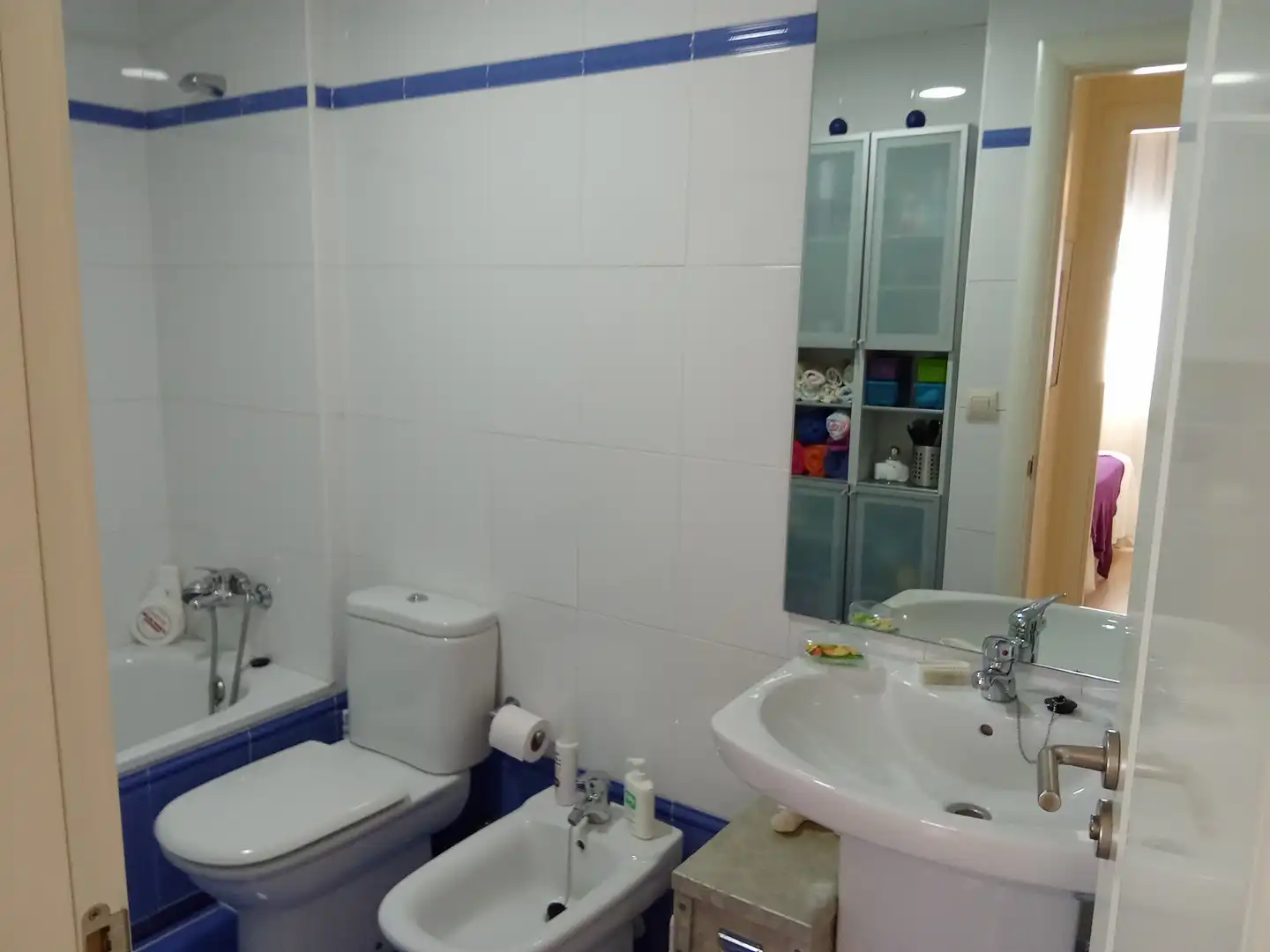 Badezimmer von Dachboden zum Verkauf in Lloret de Mar mit Klimaanlage, Terrasse und Abstellraum