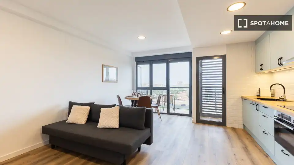 Living room of Flat for rent in Valencia  with Air Conditioner, Heating and Furnished