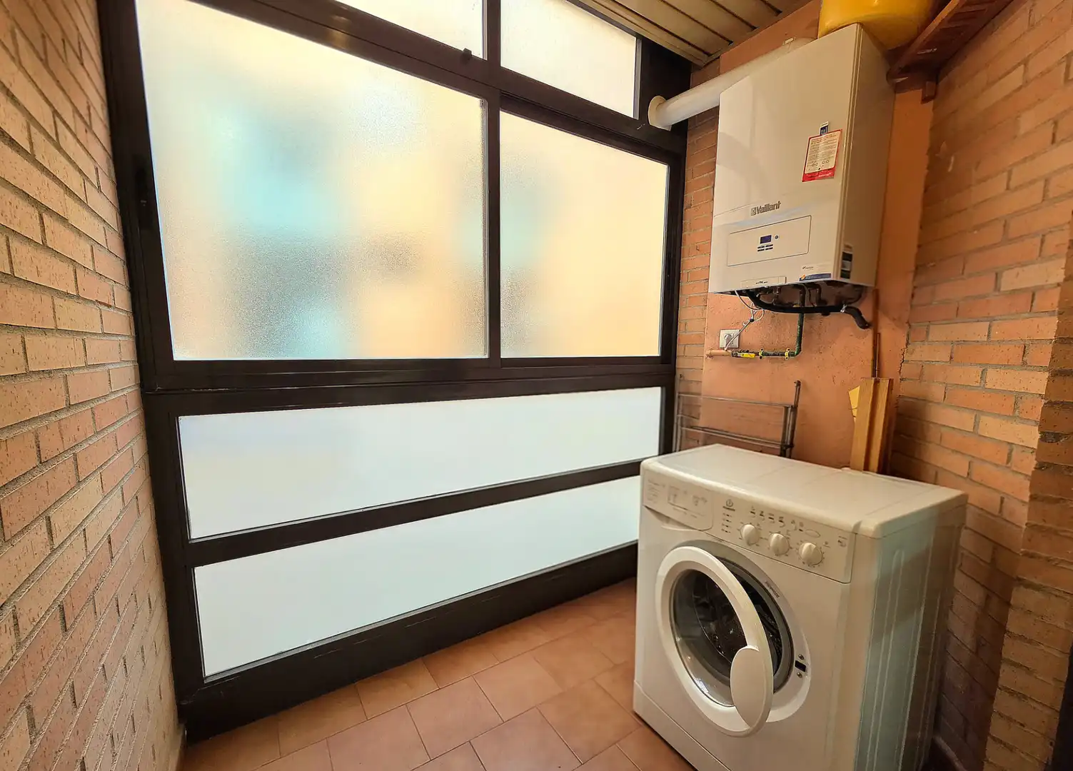 Baño de Piso en venta en Madrid con Aire acondicionado, Calefacción y Jardín privado