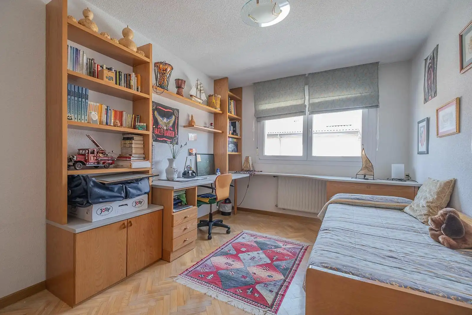 Habitación de Casa adosada en venta en Tres Cantos con Calefacción, Jardín privado y Parquet