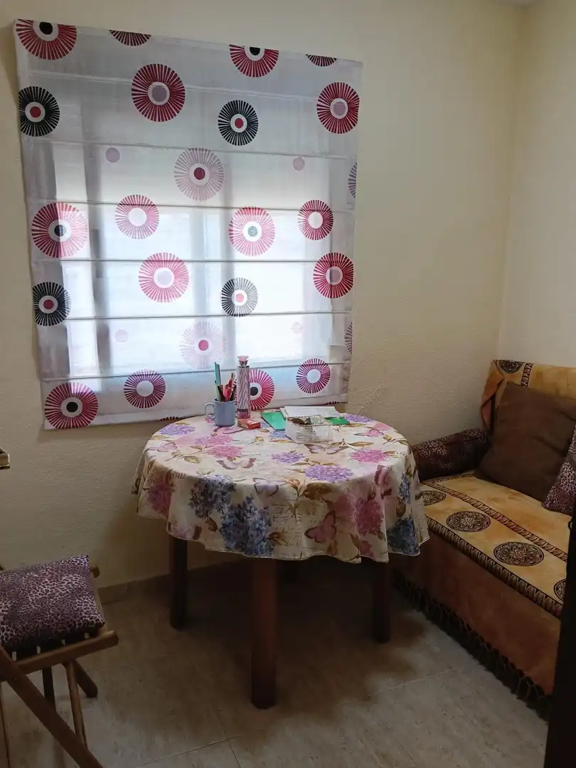 Menjador de Apartament de lloguer en Cullera amb Aire condicionat, Terrassa i Moblat