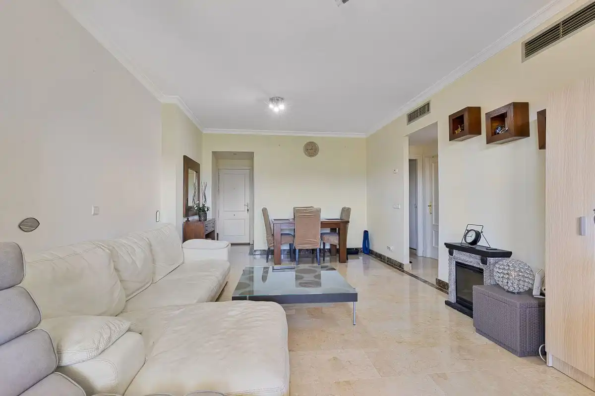 Wohnzimmer von Wohnungen zum Verkauf in Estepona mit Klimaanlage, Terrasse und Abstellraum