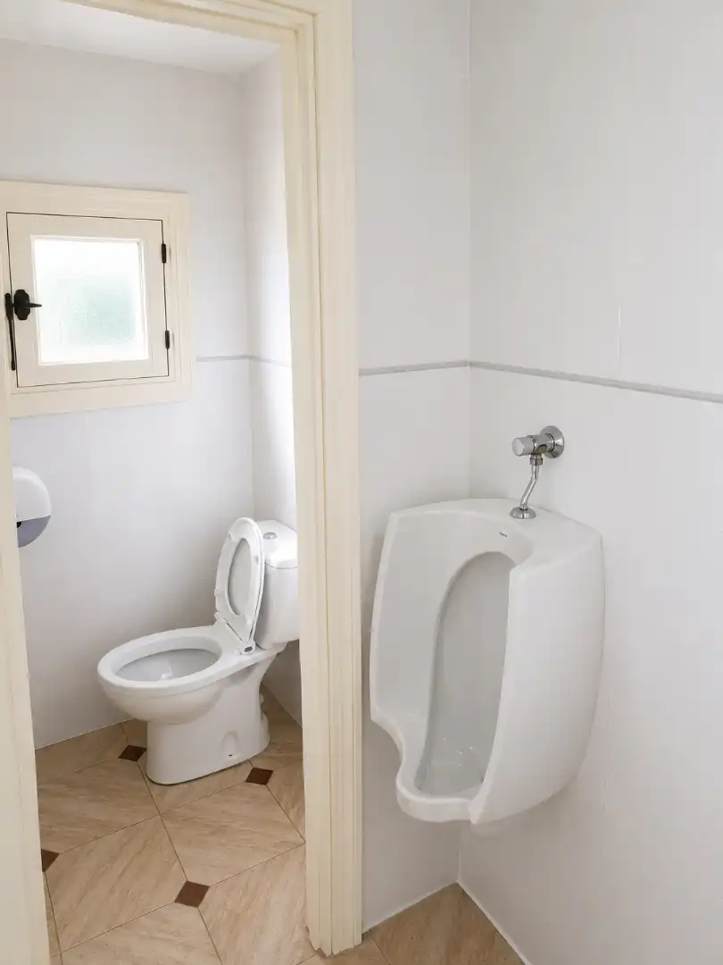 Badezimmer von Geschaftsraum zur Miete in Santa María de Cayón